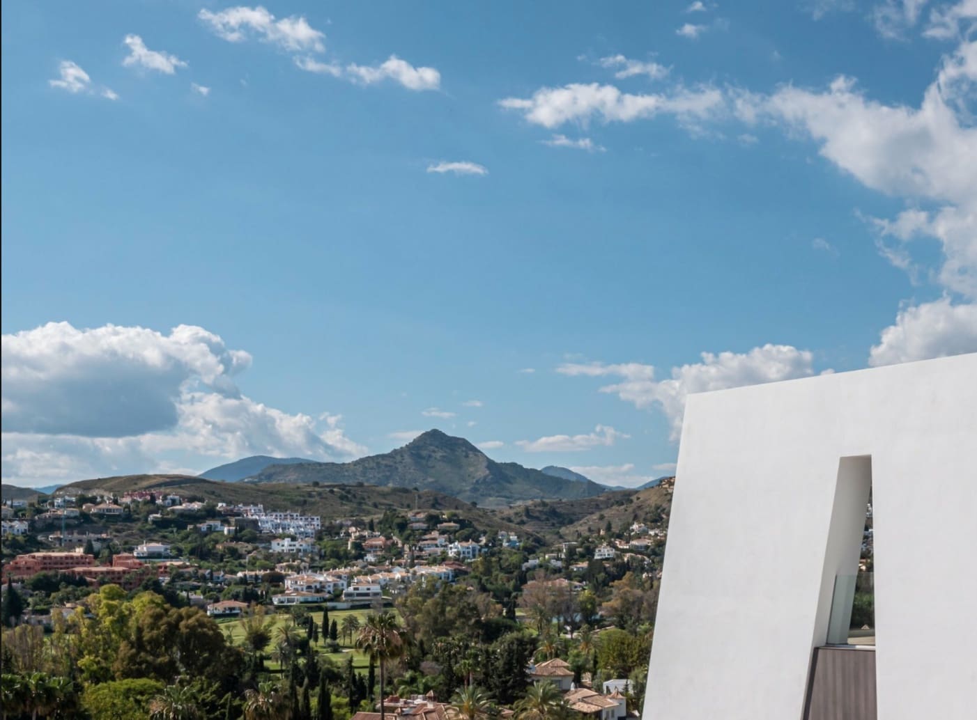 4 bedroom Villa for sale in Estepona with pool garage - € 2,350,000 (Ref: 8464463)