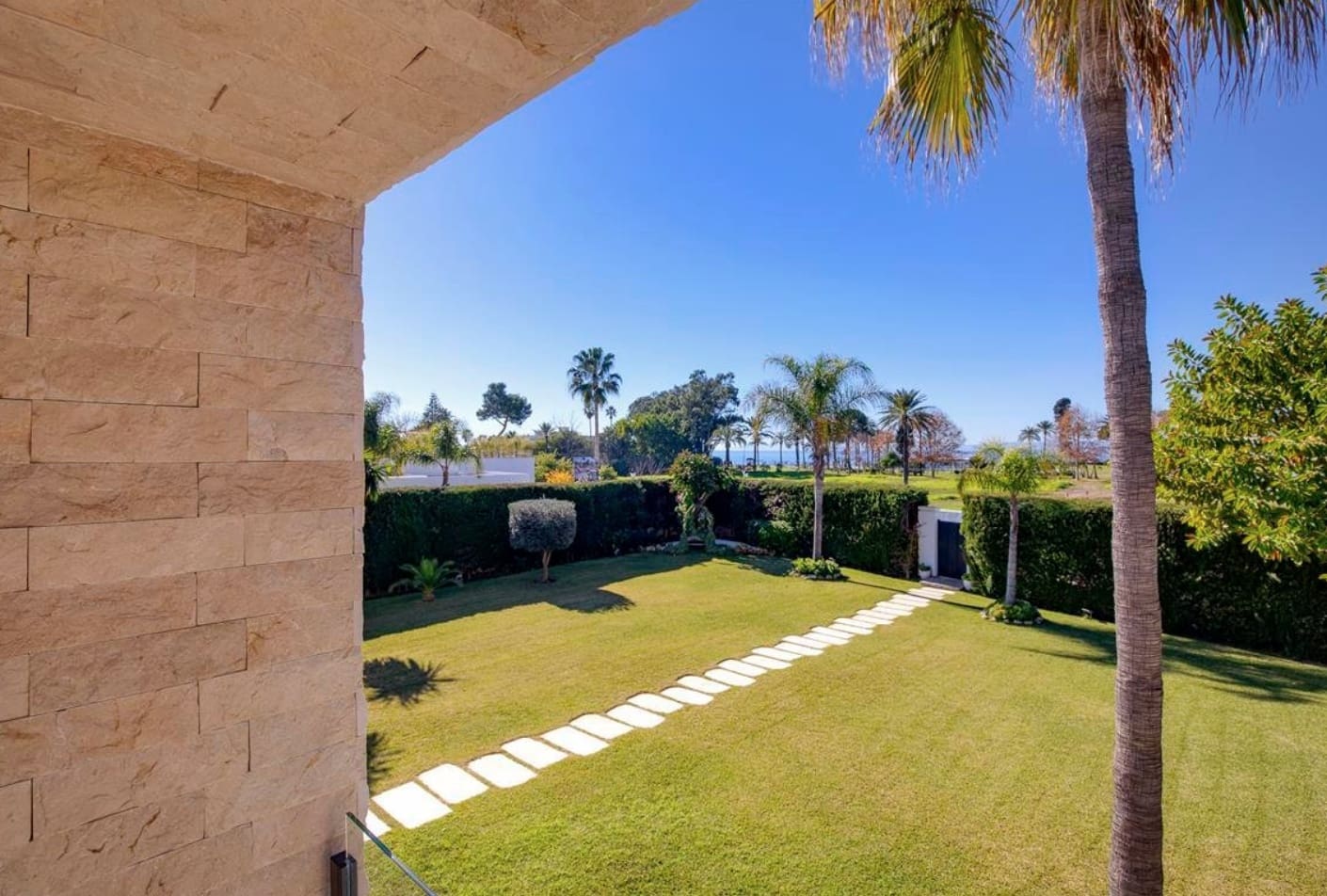 5 slaapkamer Villa te koop in Guadalmina met zwembad garage - € 2.400.000 (Ref: 8464465)