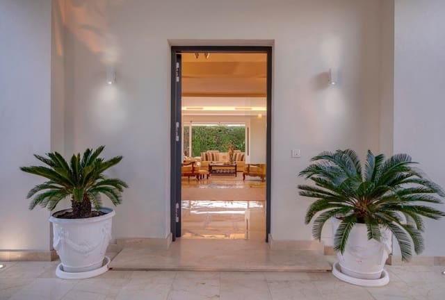 5 slaapkamer Villa te koop in Guadalmina, Marbella met zwembad garage - € 2.400.000 (Ref: 8464465)