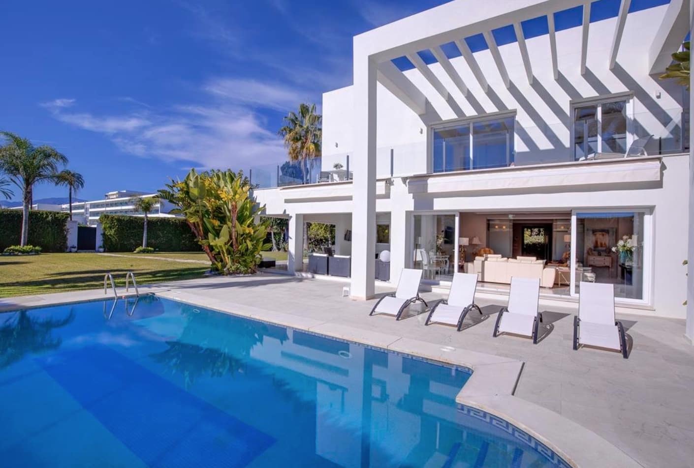5 slaapkamer Villa te koop in Guadalmina met zwembad garage - € 2.400.000 (Ref: 8464465)
