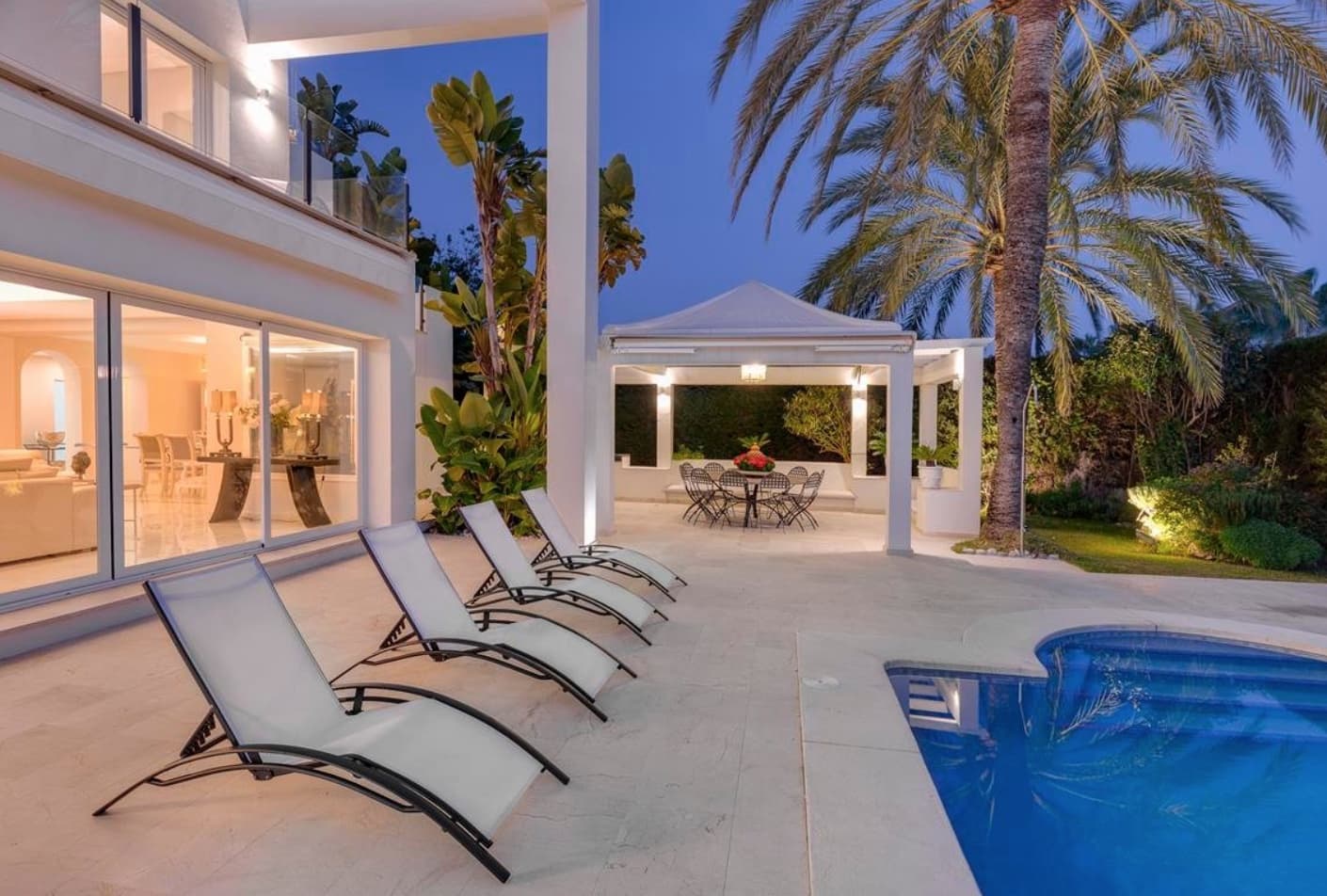 5 slaapkamer Villa te koop in Guadalmina met zwembad garage - € 2.400.000 (Ref: 8464465)