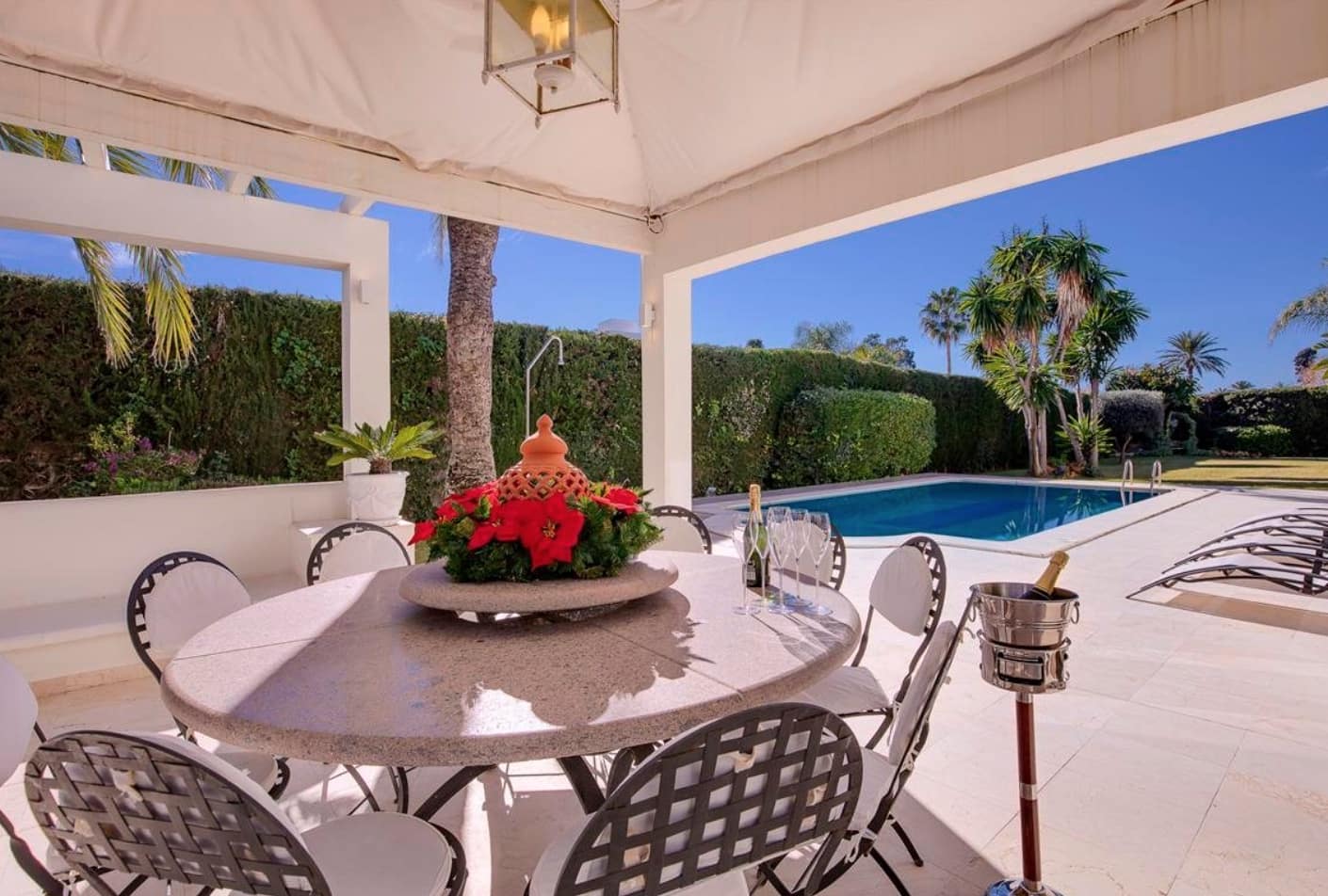 5 slaapkamer Villa te koop in Guadalmina met zwembad garage - € 2.400.000 (Ref: 8464465)