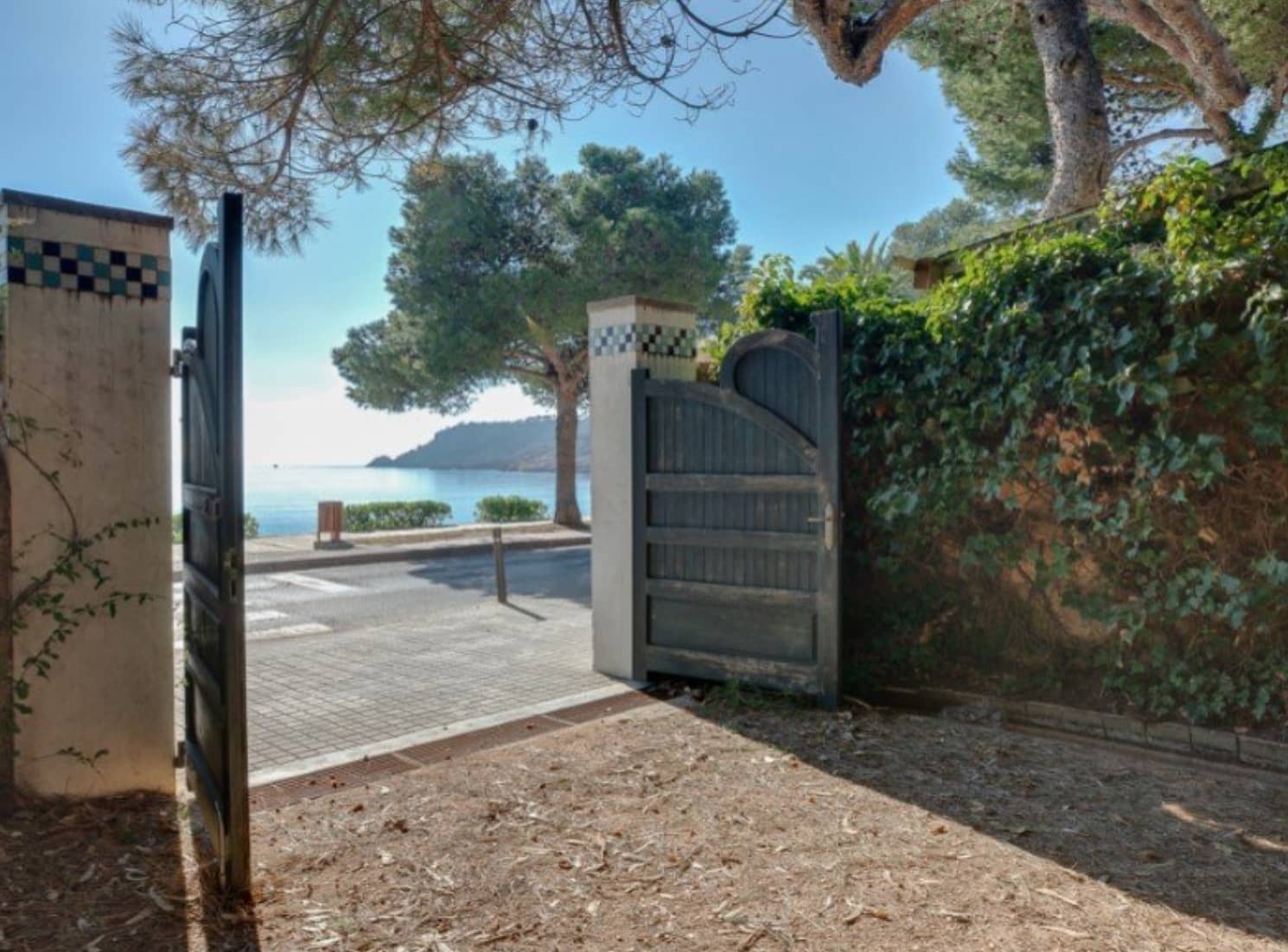 6 soveværelse Villa til salg i Sant Feliu de Guixols med garage - € 3.500.000 (Ref: 8464467)