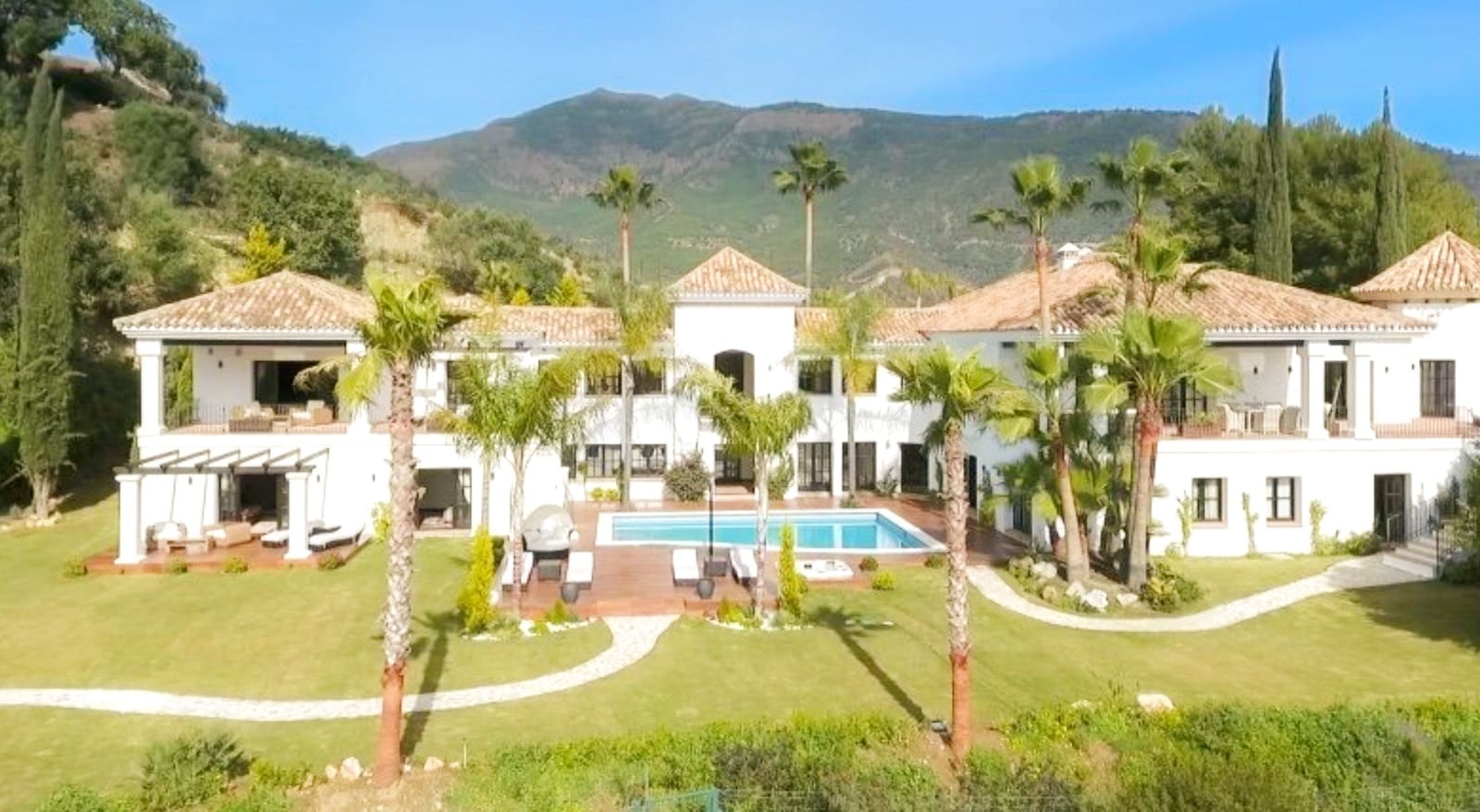 6 bedroom Villa for sale in Marbella with pool garage - € 3,700,000 (Ref: 8464469)