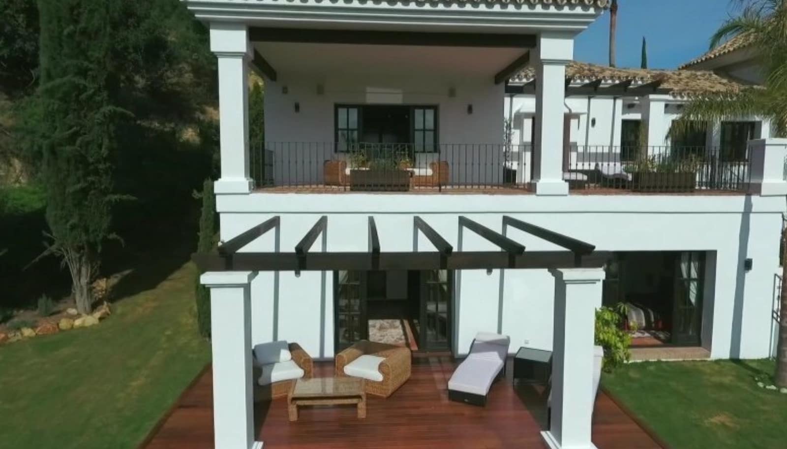 6 bedroom Villa for sale in Marbella with pool garage - € 3,700,000 (Ref: 8464469)