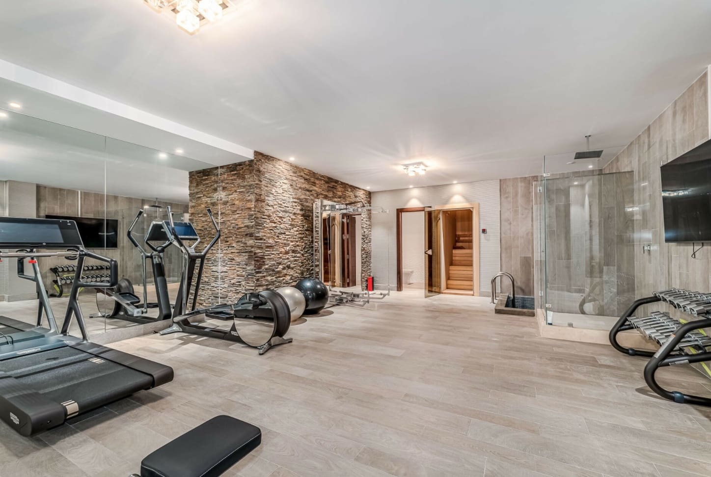 Chalet de 5 habitaciones en Marbella en venta con piscina garaje - 4.500.000 € (Ref: 8464471)