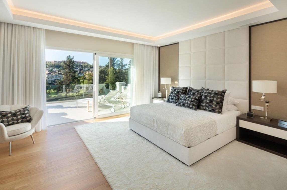 4 soverom Villa til salgs i Nueva Andalucia med svømmebasseng garasje - € 3 250 000 (Ref: 8464473)