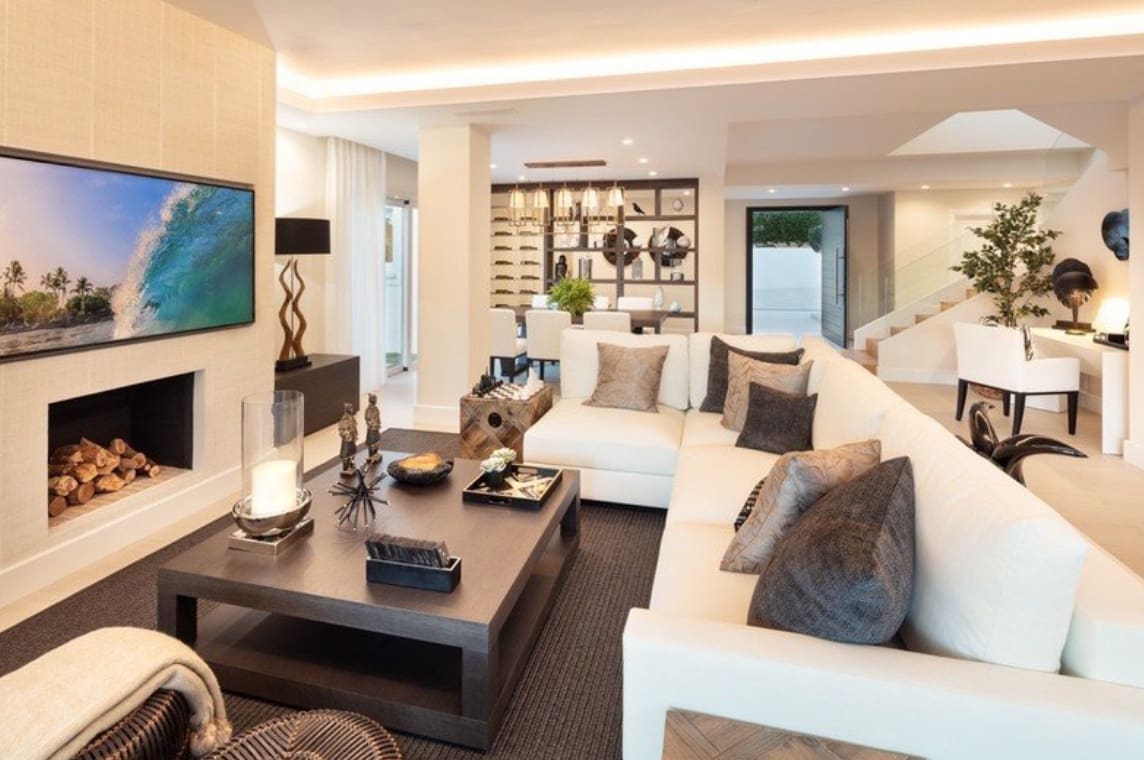 4 soverom Villa til salgs i Nueva Andalucia med svømmebasseng garasje - € 3 250 000 (Ref: 8464473)