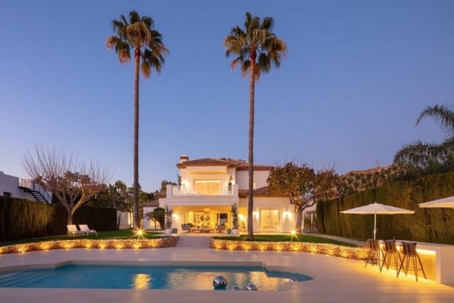 4 sovrum Villa till salu i Nueva Andalucia, Marbella med pool garage - 3 250 000 € (Ref: 8464473)