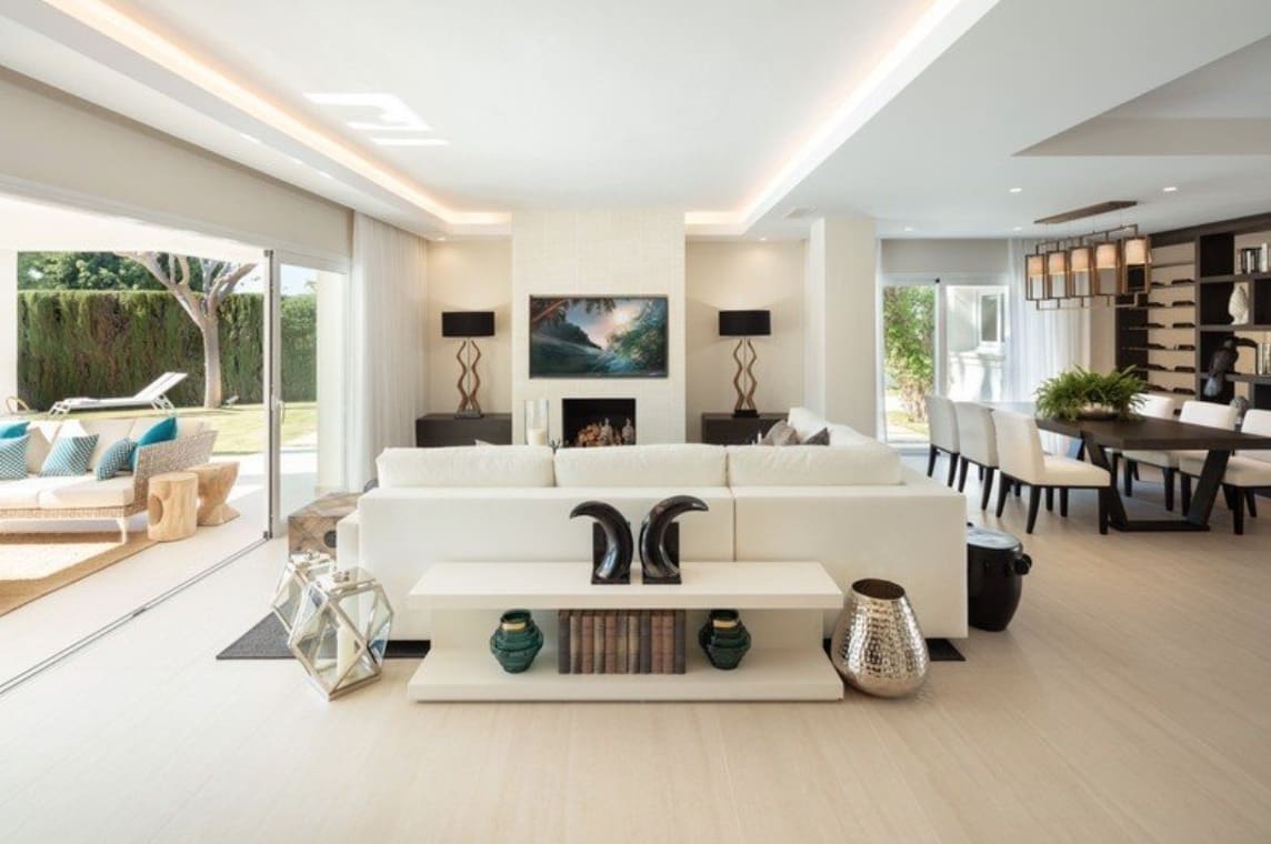 4 soverom Villa til salgs i Nueva Andalucia med svømmebasseng garasje - € 3 250 000 (Ref: 8464473)