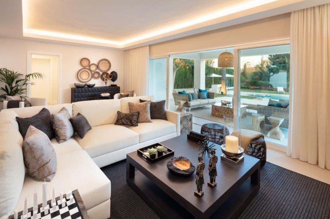 4 soverom Villa til salgs i Nueva Andalucia med svømmebasseng garasje - € 3 250 000 (Ref: 8464473)