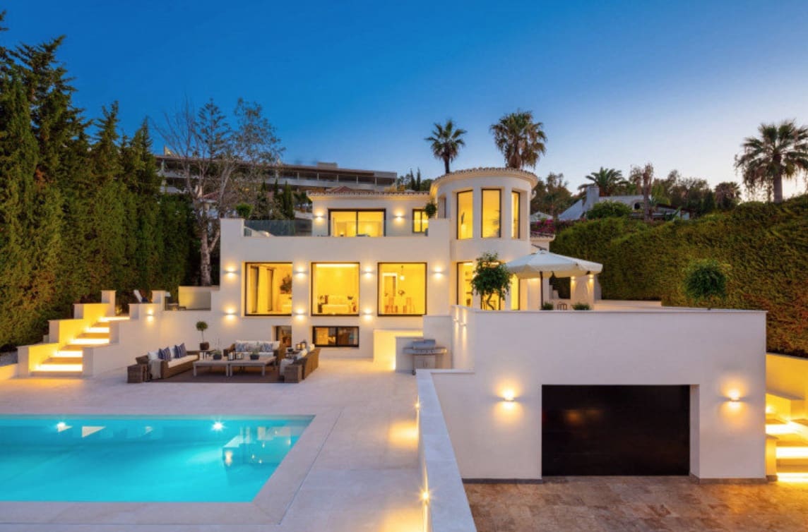 4 bedroom Villa for sale in Nueva Andalucia with pool garage - € 3,245,000 (Ref: 8464474)