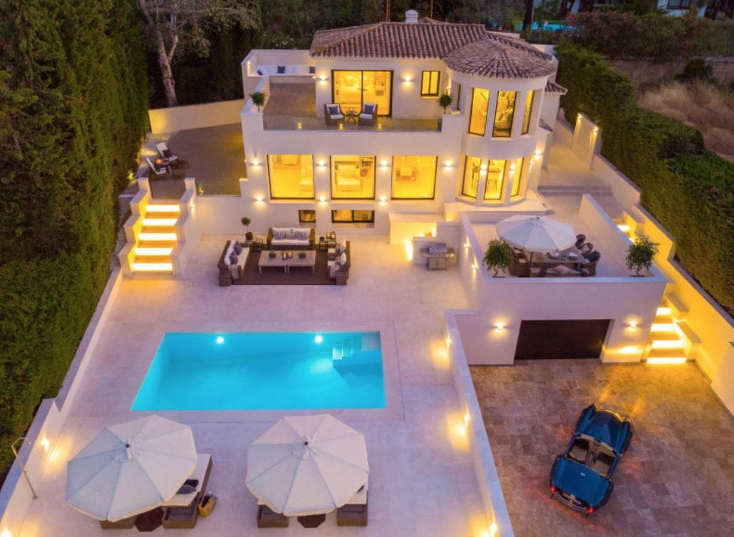 4 bedroom Villa for sale in Nueva Andalucia with pool garage - € 3,245,000 (Ref: 8464474)