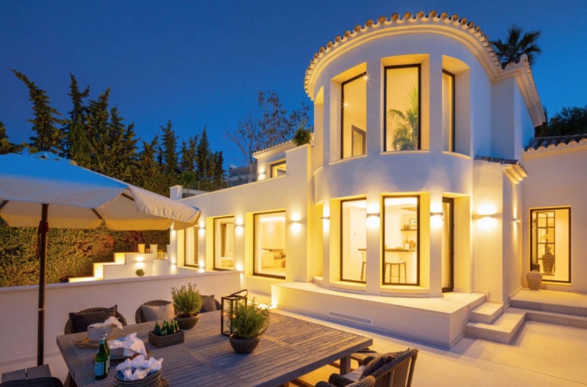 4 bedroom Villa for sale in Nueva Andalucia with pool garage - € 3,245,000 (Ref: 8464474)