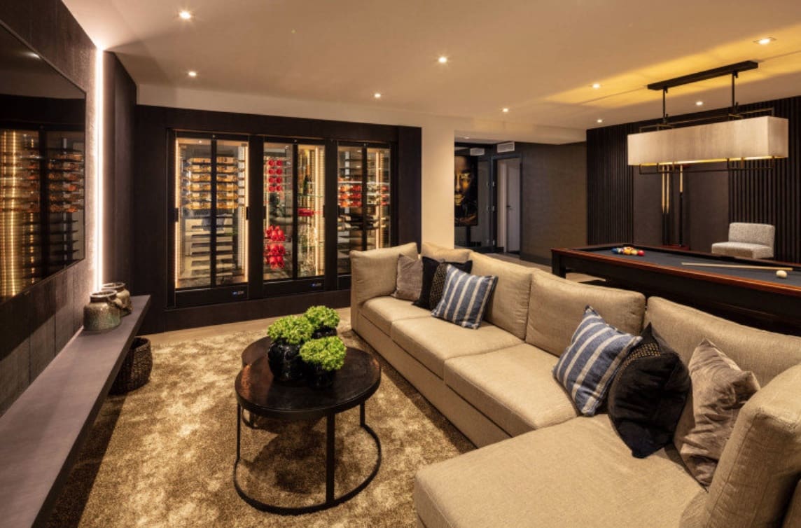 4 bedroom Villa for sale in Nueva Andalucia with pool garage - € 3,245,000 (Ref: 8464474)