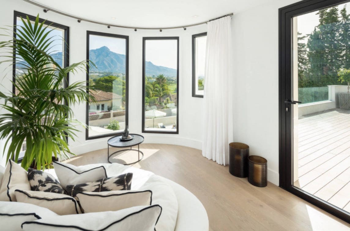 4 bedroom Villa for sale in Nueva Andalucia with pool garage - € 3,245,000 (Ref: 8464474)