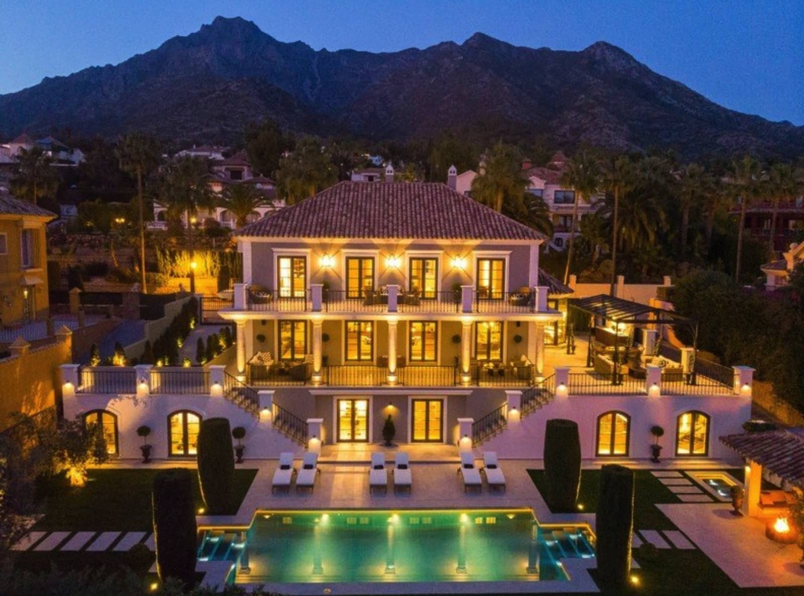 5 soverom Villa til salgs i Golden Mile med svømmebasseng garasje - € 5 513 800 (Ref: 8464476)