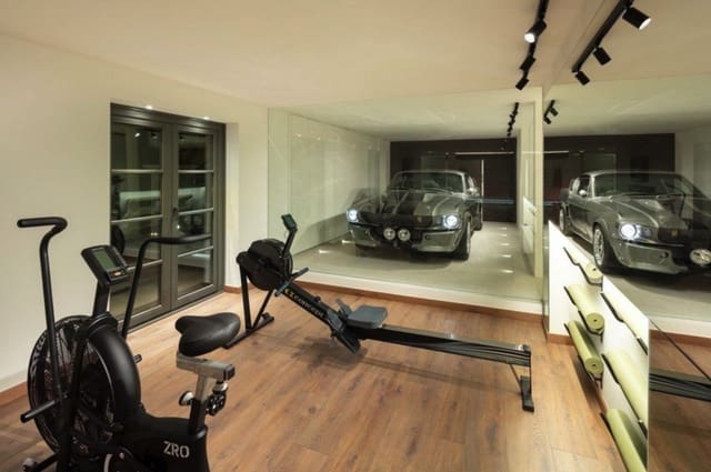 5 sypialnia Willa na sprzedaż w Sierra Blanca, Marbella z basenem garażem - 5 513 800 € (Ref: 8464476)