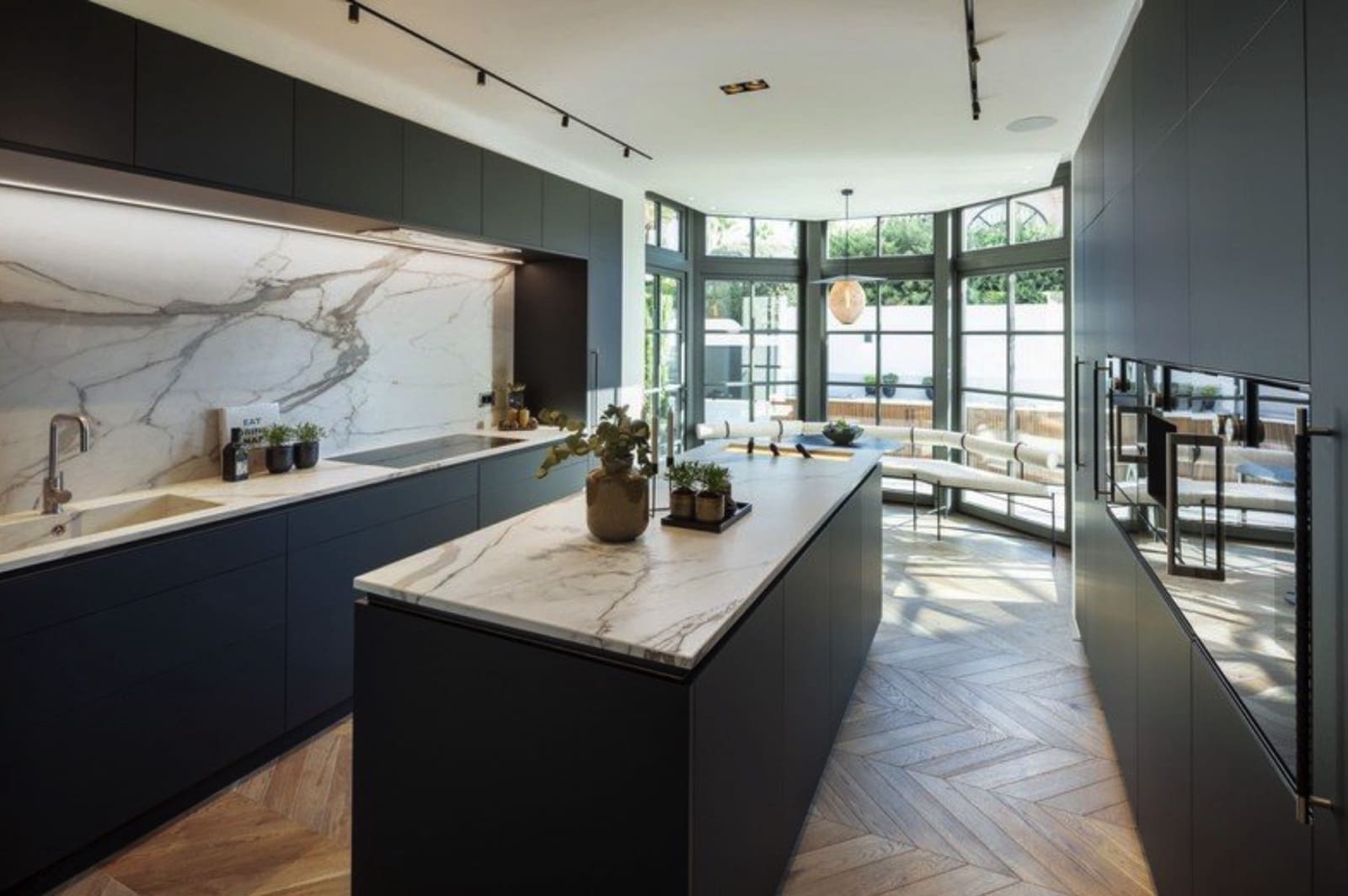 5 soverom Villa til salgs i Golden Mile med svømmebasseng garasje - € 5 513 800 (Ref: 8464476)