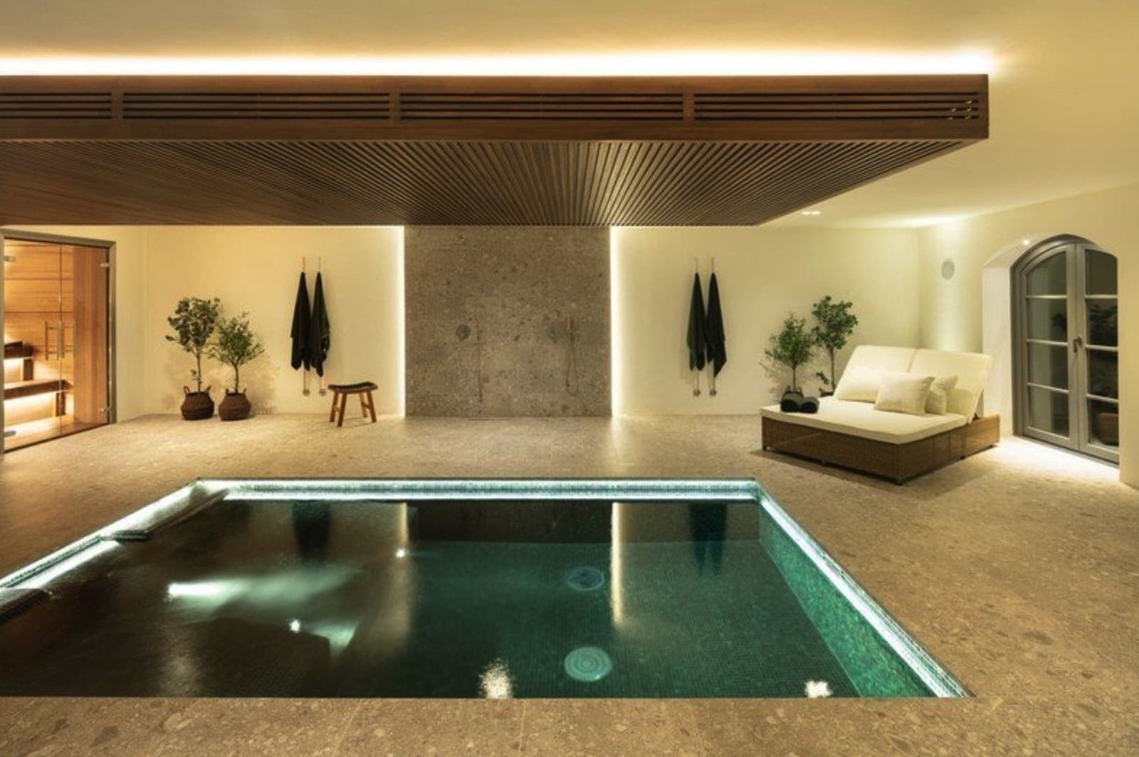 5 soverom Villa til salgs i Golden Mile med svømmebasseng garasje - € 5 513 800 (Ref: 8464476)