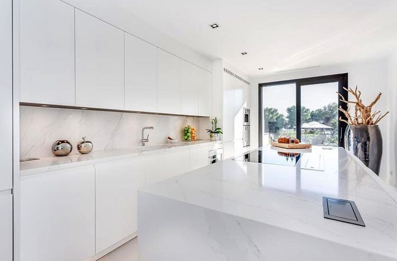 6 soverom Villa til salgs i Golden Mile med svømmebasseng garasje - € 4 690 000 (Ref: 8464481)