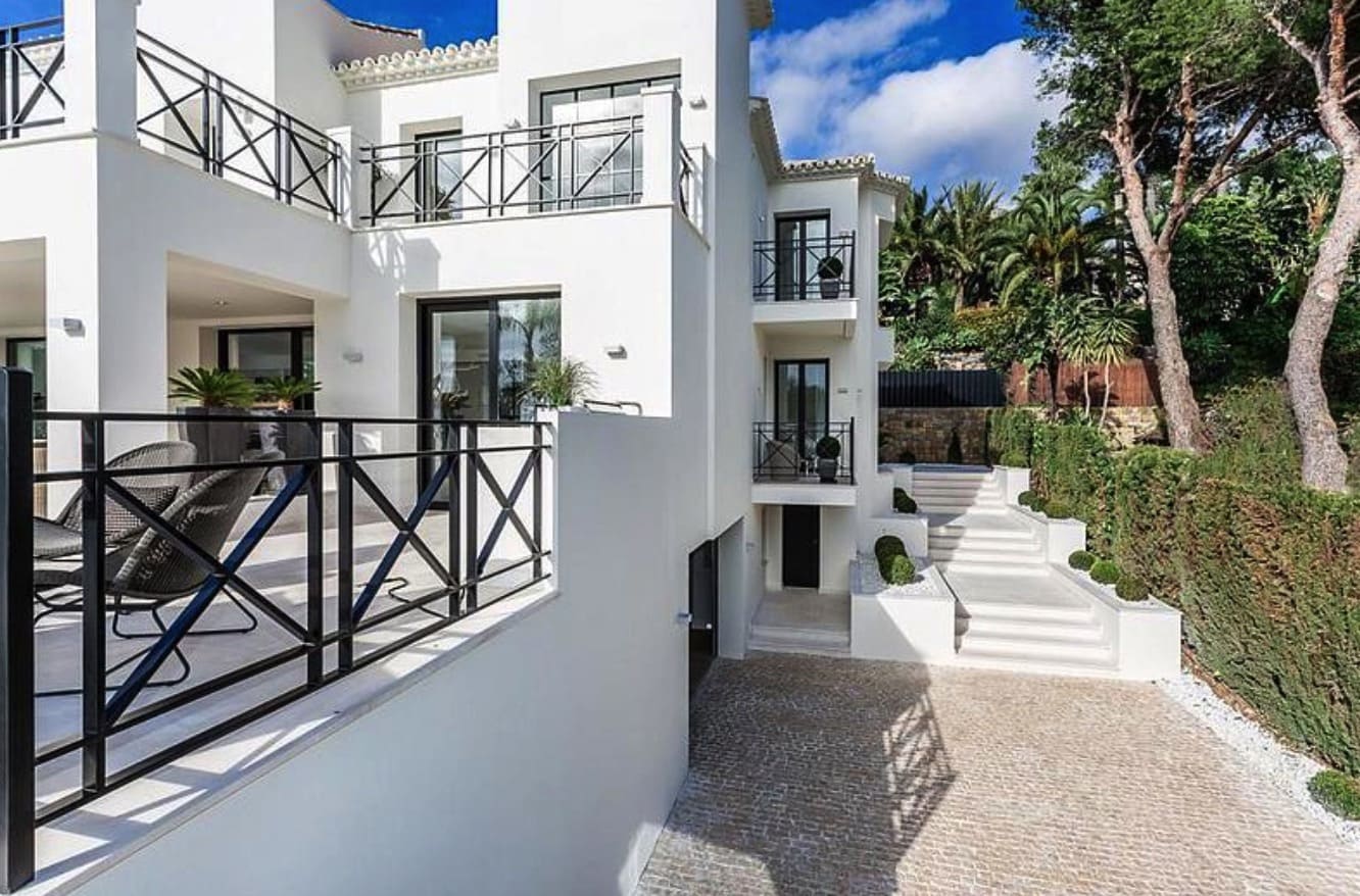 6 soverom Villa til salgs i Golden Mile med svømmebasseng garasje - € 4 690 000 (Ref: 8464481)