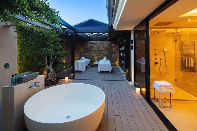 9 soveværelse Villa til salg i Marbella med swimmingpool garage - € 13.900.000 (Ref: 8464489)