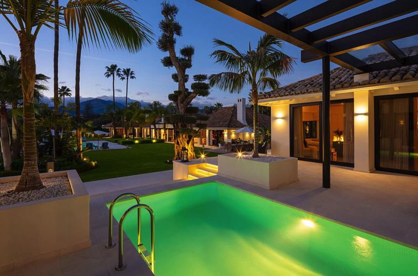 9 soveværelse Villa til salg i Marbella med swimmingpool garage - € 13.900.000 (Ref: 8464489)