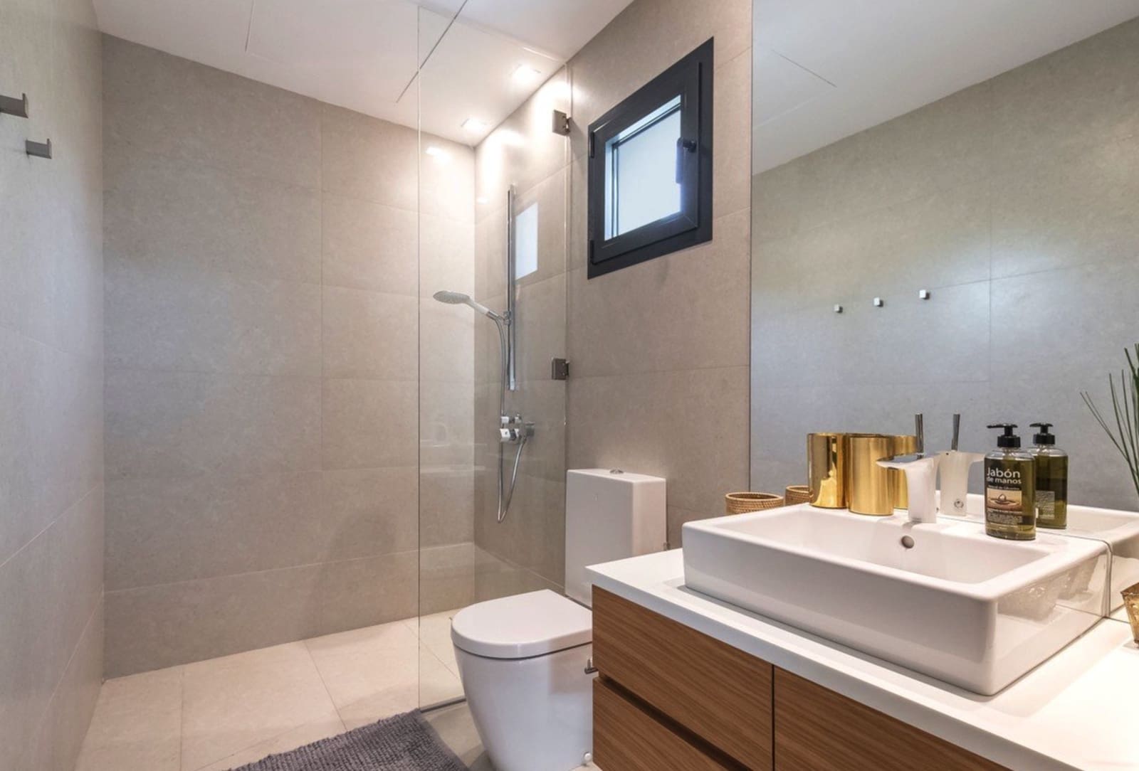 6 soverom Villa til salgs i Golden Mile med svømmebasseng garasje - € 6 000 000 (Ref: 8464490)