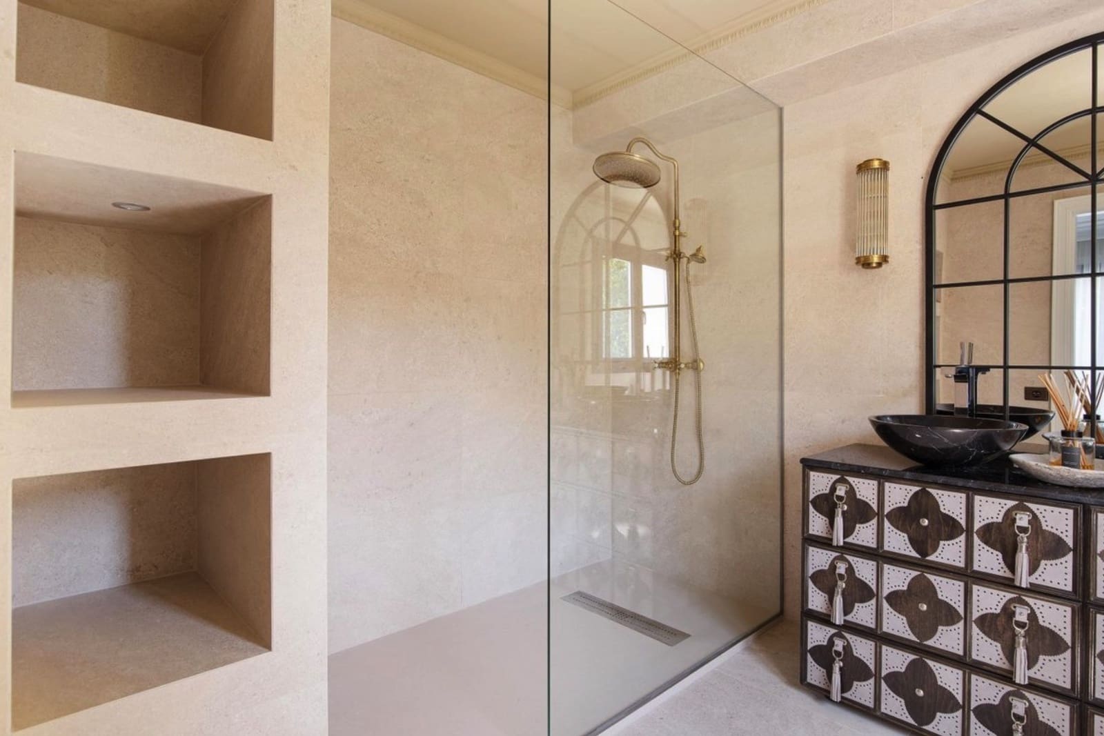 8 soveværelse Villa til salg i Barcelona by med swimmingpool garage - € 24.600.000 (Ref: 8464491)