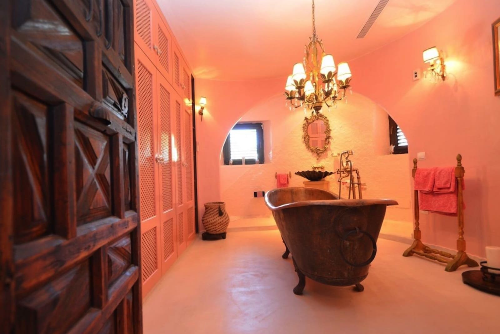 6 soveværelse Villa til salg i Los Monteros med swimmingpool garage - € 17.000.000 (Ref: 8464492)