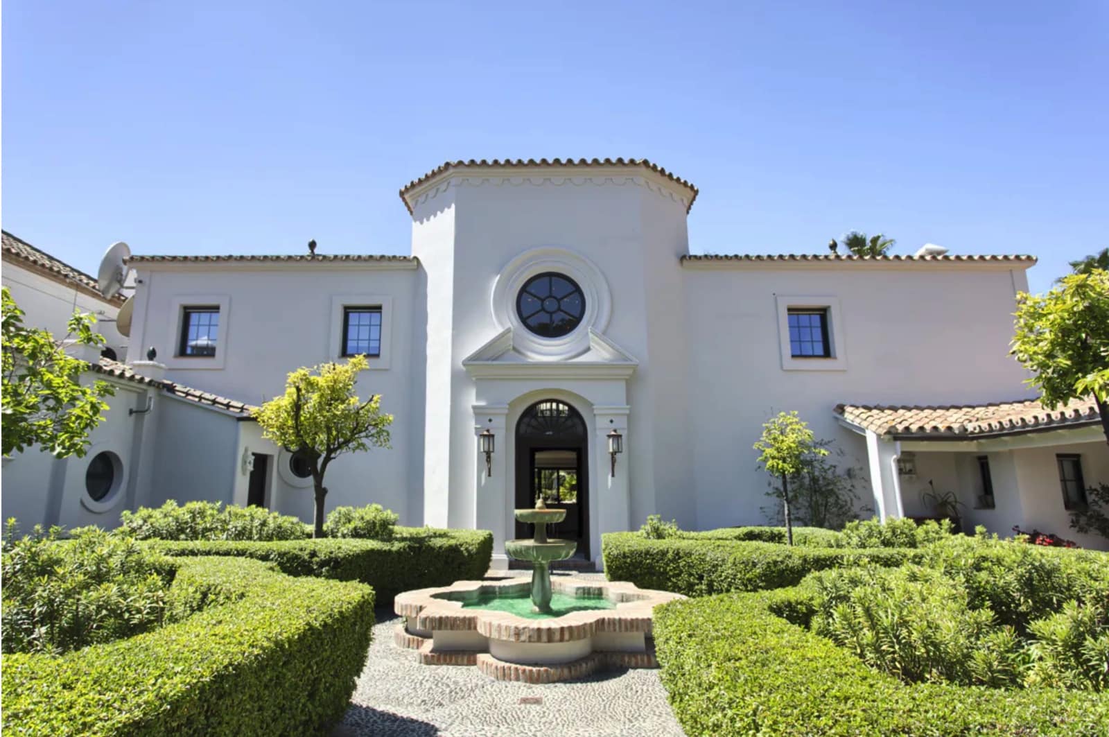 10 bedroom Villa for sale in Marbella with pool garage - € 11,817,000 (Ref: 8464494)