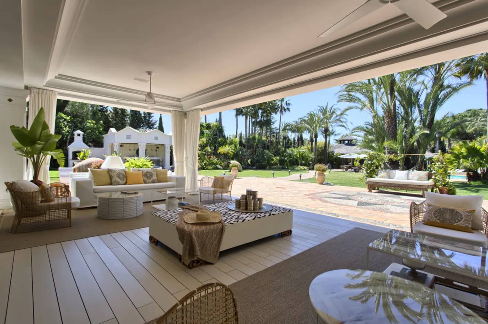 10 bedroom Villa for sale in Marbella with pool garage - € 11,817,000 (Ref: 8464494)