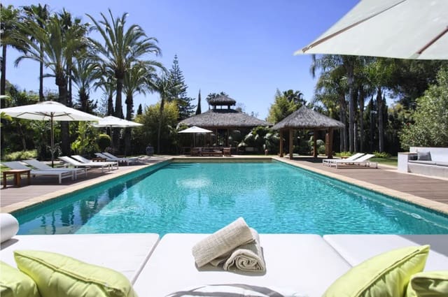 Chalet de 10 habitaciones en Marbella en venta con piscina garaje - 11.817.000 € (Ref: 8464494)