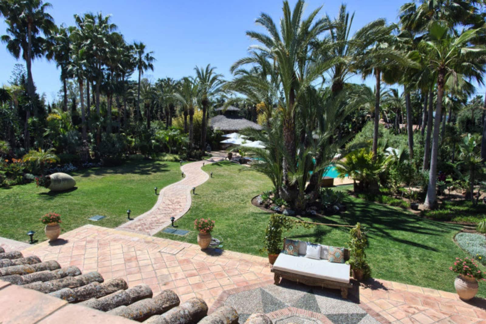 10 bedroom Villa for sale in Marbella with pool garage - € 11,817,000 (Ref: 8464494)