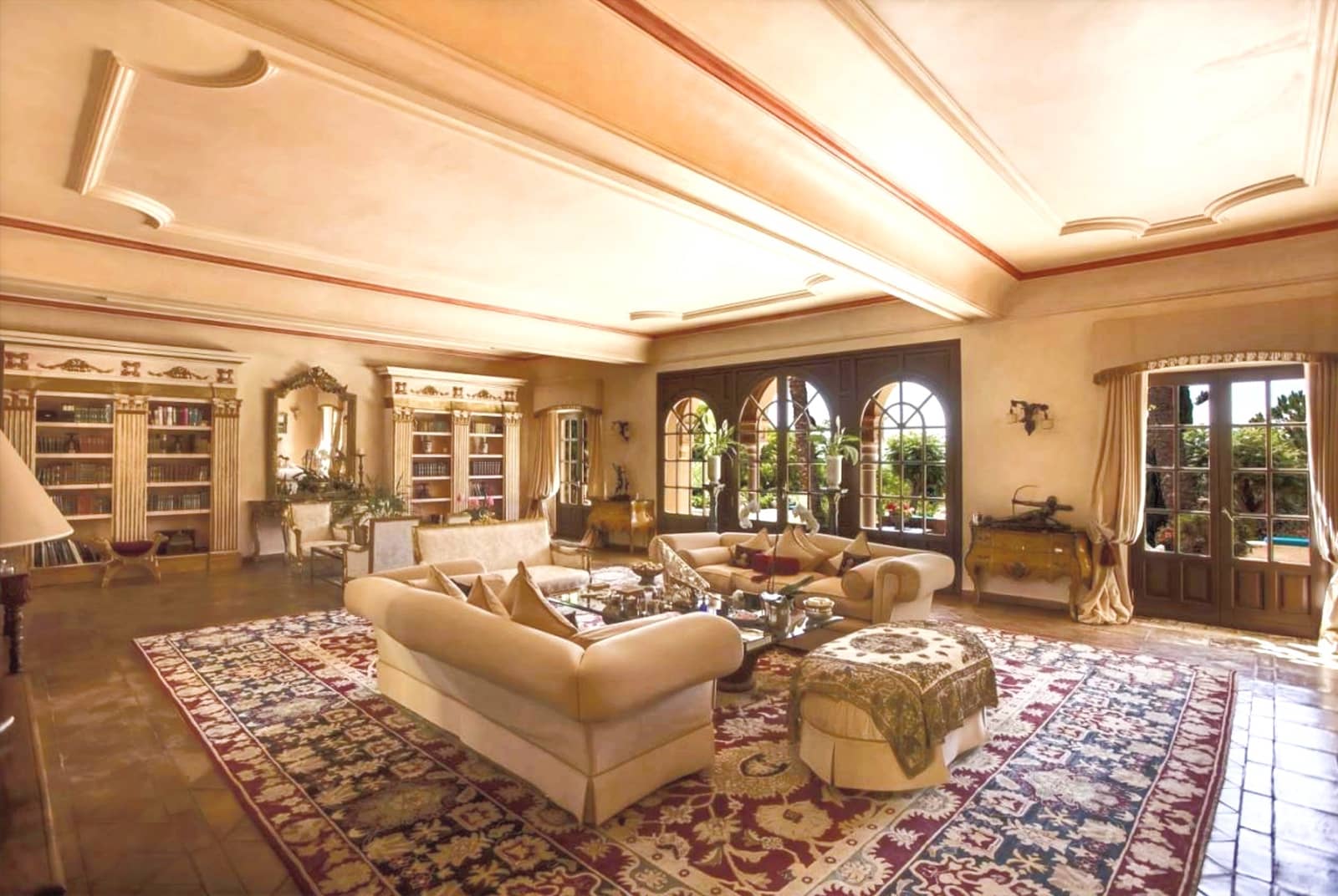 8 quarto Moradia para venda em Estepona com piscina garagem - 15 000 000 € (Ref: 8464495)