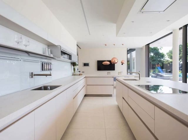 6 makuuhuone Huvila myytävänä paikassa Barcelona kaupunki mukana uima-altaan 
autotalli - 8 000 000 € (Ref: 8464499)