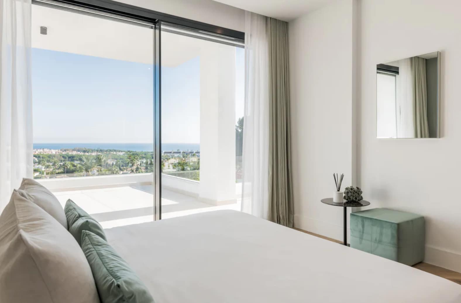 4 makuuhuone Huvila myytävänä paikassa Estepona mukana uima-altaan 
autotalli - 3 650 000 € (Ref: 8464500)