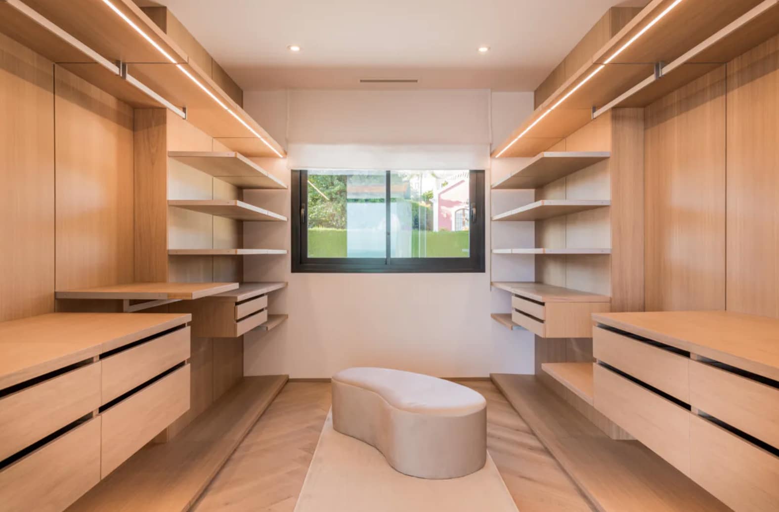 4 makuuhuone Huvila myytävänä paikassa Estepona mukana uima-altaan 
autotalli - 3 650 000 € (Ref: 8464500)