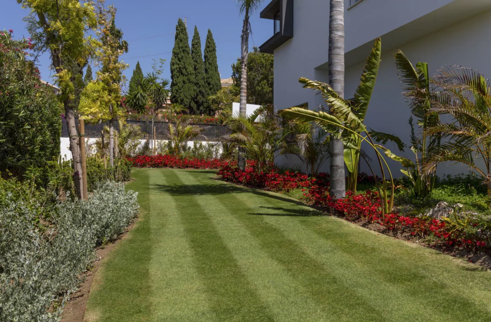 4 makuuhuone Huvila myytävänä paikassa Estepona mukana uima-altaan 
autotalli - 3 650 000 € (Ref: 8464500)