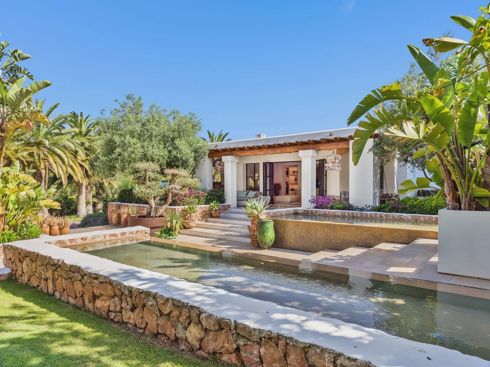 6 bedroom Villa for sale in Santa Gertrudis de Fruitera with pool garage - € 6,800,000 (Ref: 8477136)
