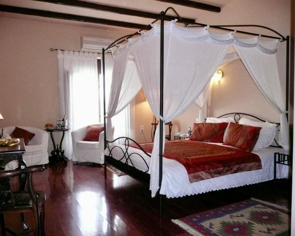 13 soveværelse Finca/Landehus til salg i Malaga by med swimmingpool garage - € 2.200.000 (Ref: 8550240)