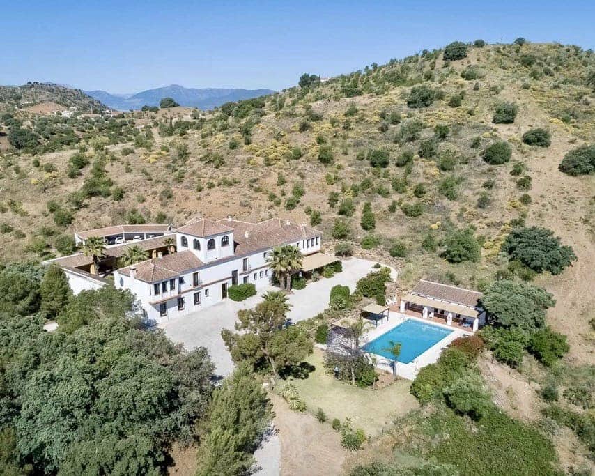 13 soveværelse Finca/Landehus til salg i Malaga by med swimmingpool garage - € 2.200.000 (Ref: 8550240)
