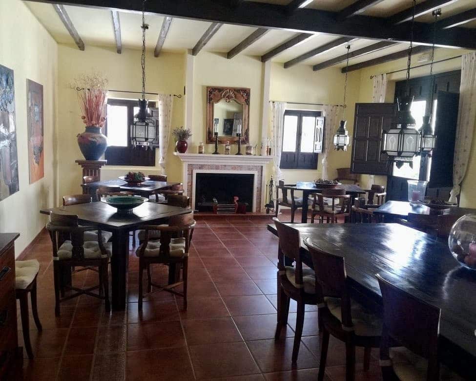 13 soveværelse Finca/Landehus til salg i Malaga by med swimmingpool garage - € 2.200.000 (Ref: 8550240)