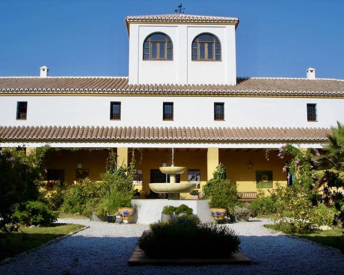 13 soveværelse Finca/Landehus til salg i Malaga by med swimmingpool garage - € 2.200.000 (Ref: 8550240)