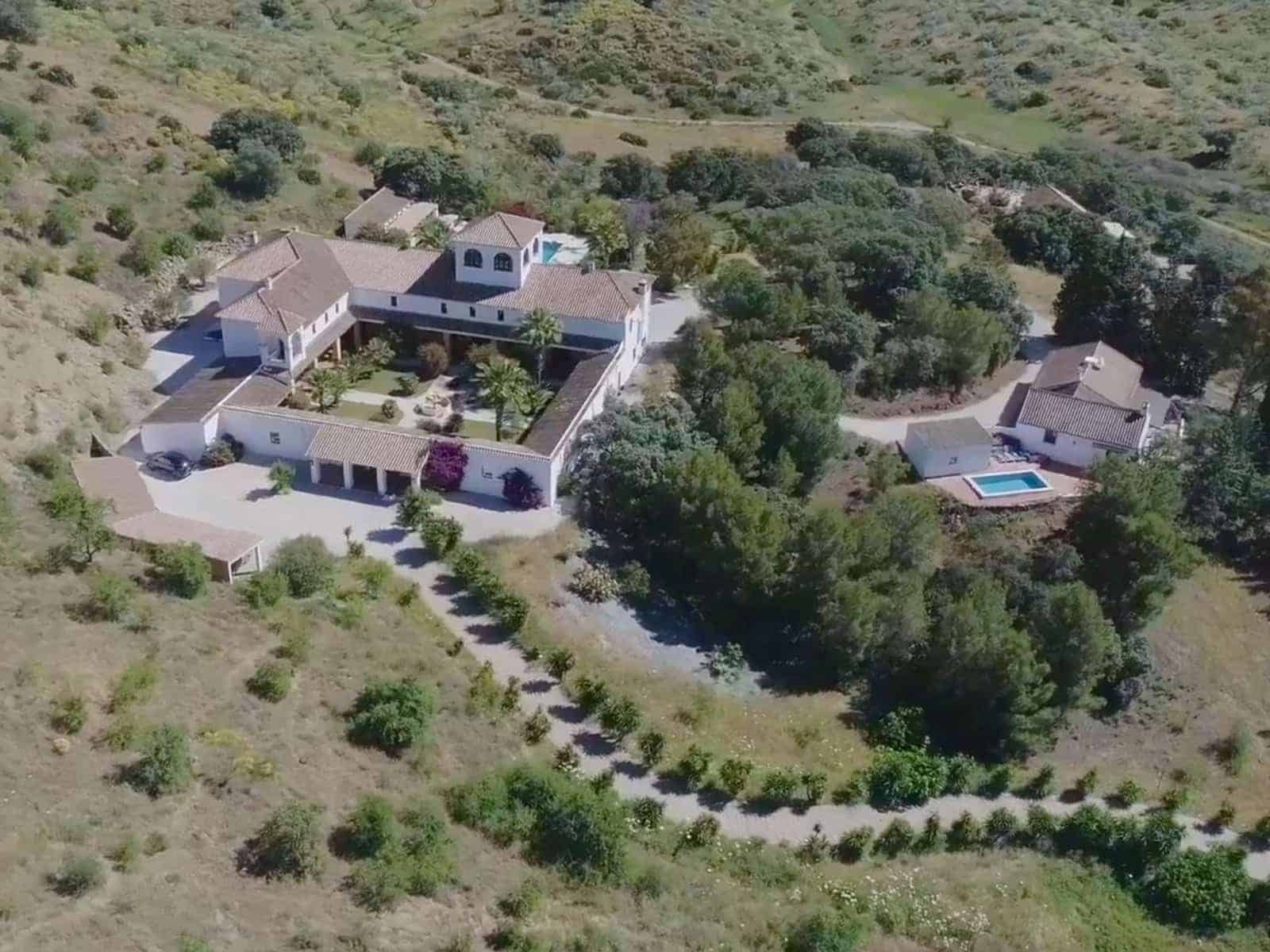 13 soveværelse Finca/Landehus til salg i Malaga by med swimmingpool garage - € 2.200.000 (Ref: 8550240)