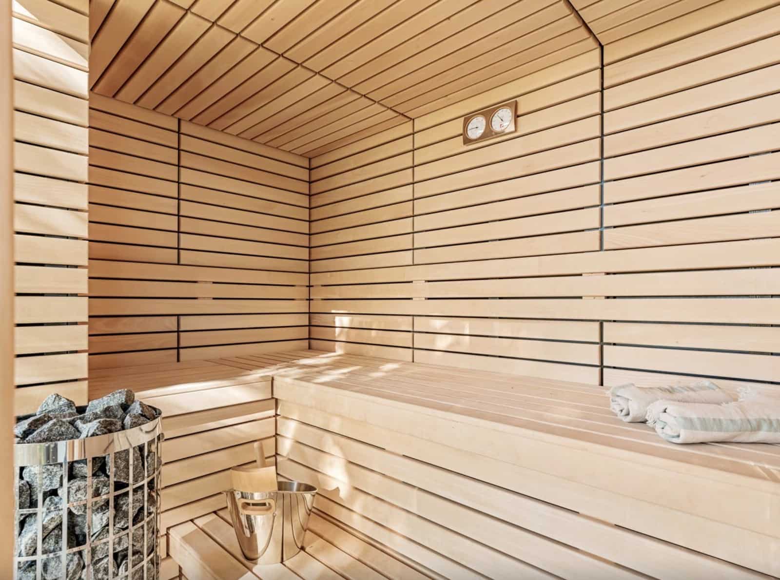 6 soverom Villa til salgs i Estepona med svømmebasseng garasje - € 2 695 000 (Ref: 8568810)