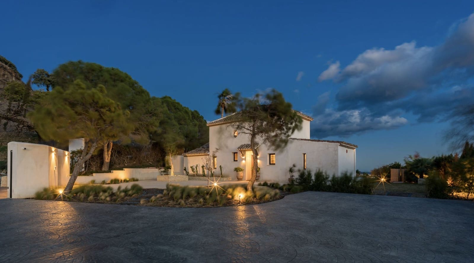 6 soverom Villa til salgs i Estepona med svømmebasseng garasje - € 2 695 000 (Ref: 8568810)