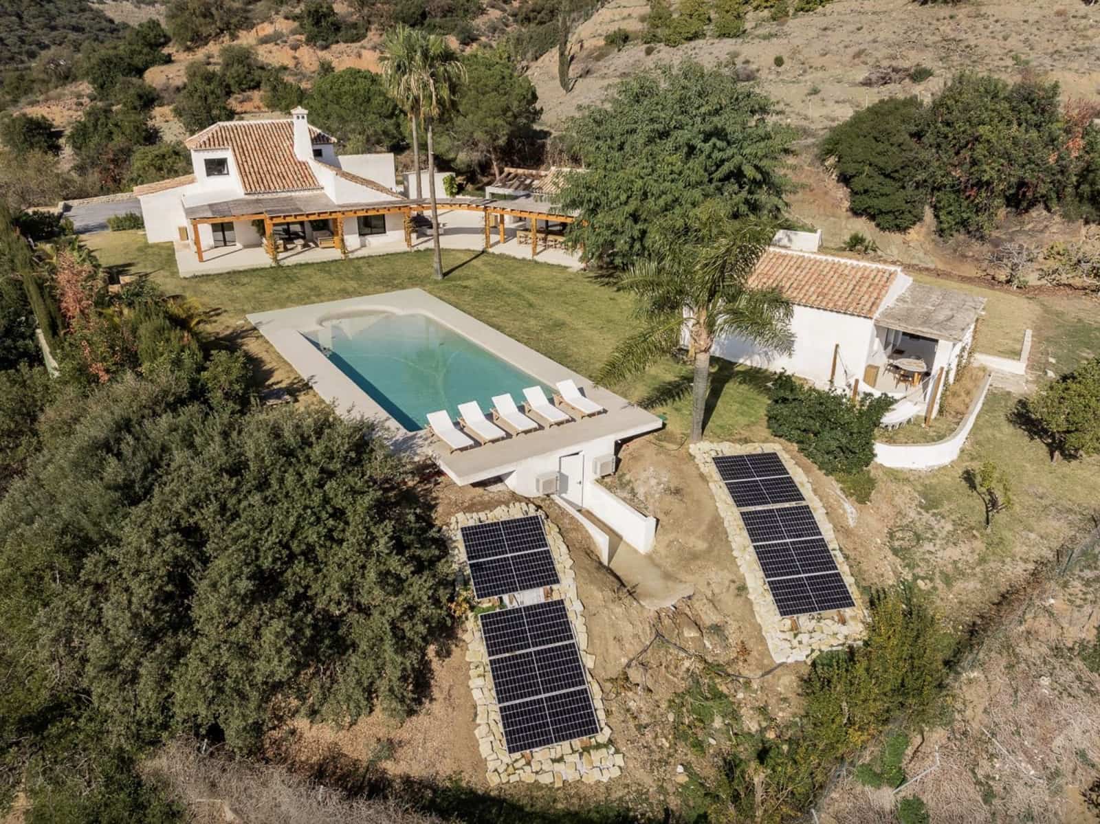 6 soverom Villa til salgs i Estepona med svømmebasseng garasje - € 2 695 000 (Ref: 8568810)