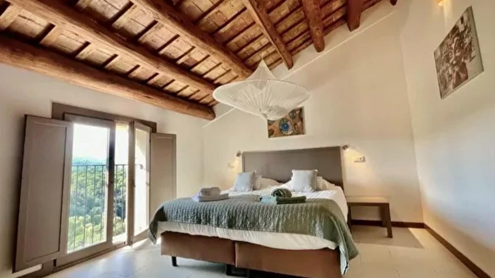 18 soveværelse Finca/Landehus til salg i La Pobla de Claramunt med swimmingpool garage - € 2.350.000 (Ref: 9064592)